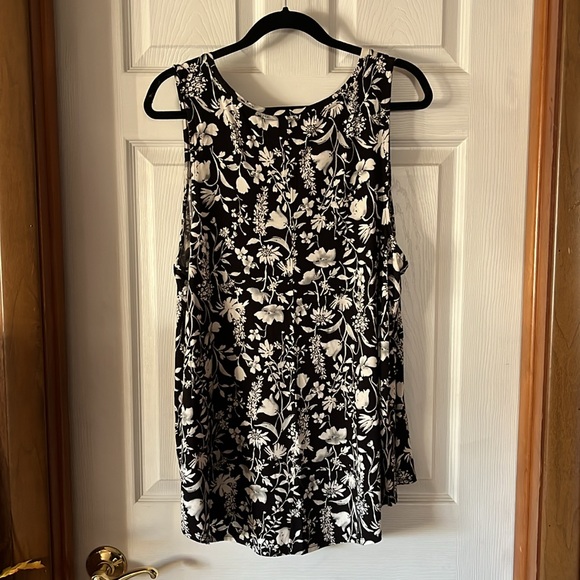 Old Navy Printed Luxe Tank Top - Picture 2 of 5